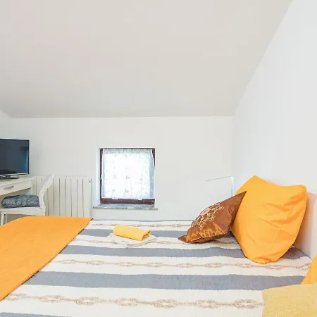 Apartment Bellevue - Pul330 By Interhome *